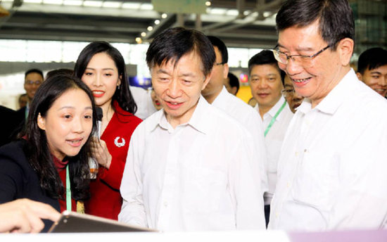 第六届中国慈展会拉开帷幕 碧桂园将建智慧建筑科技产业扶贫基地2.png
