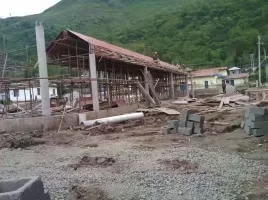 建设中的苗寨..jpg