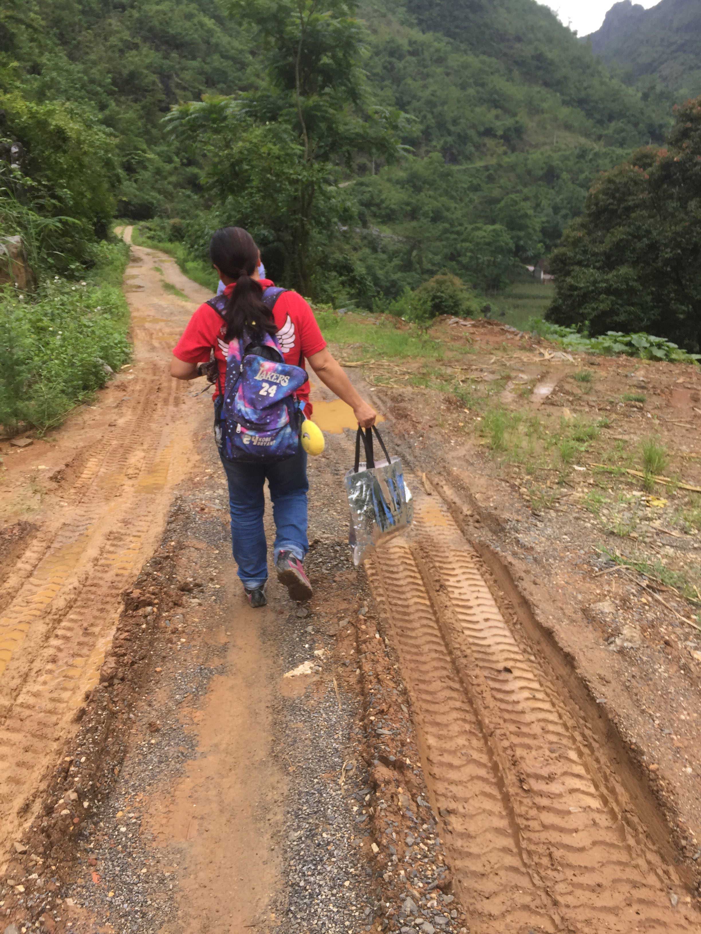 深贫项目“石山育苗”瑶山儿童成长援助计划4.jpg
