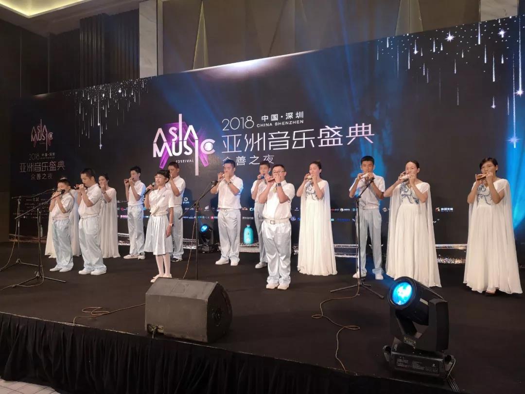 “星星”的孩子，用陶笛演奏快乐5.jpg