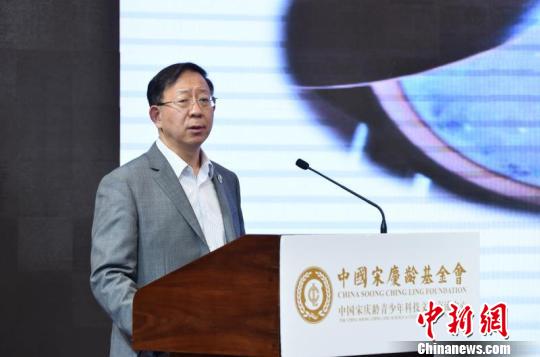 孙宝国院士带你探秘食品科学--“院士大讲堂”第二讲开讲.jpg