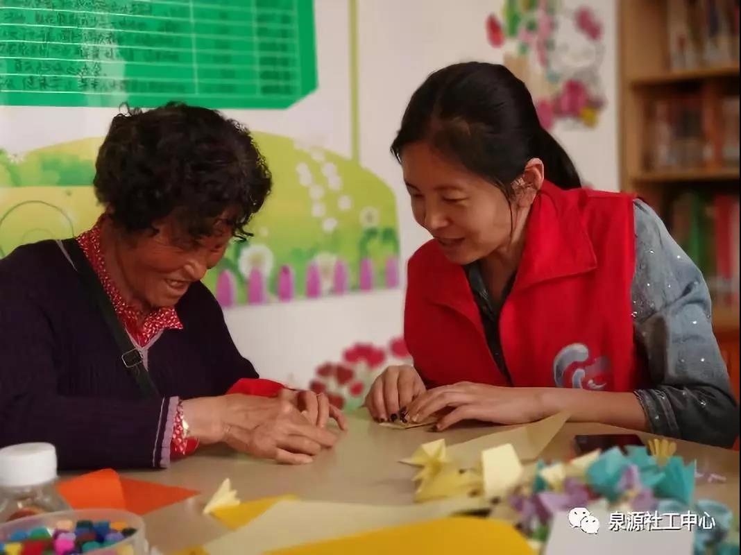 超仁妈妈倪春：“和爷爷奶奶坐时光机”为留守老人重返幸福1.jpg
