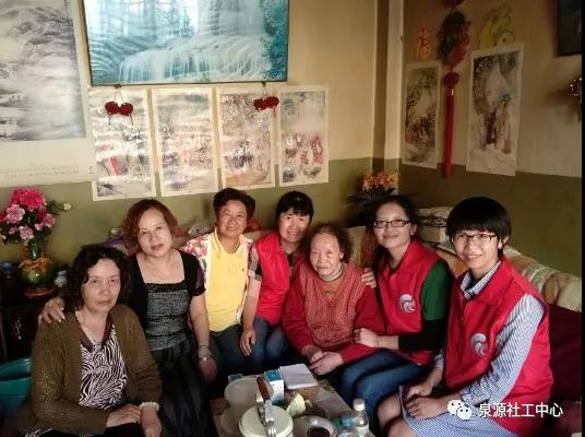 超仁妈妈倪春：“和爷爷奶奶坐时光机”为留守老人重返幸福6.jpg