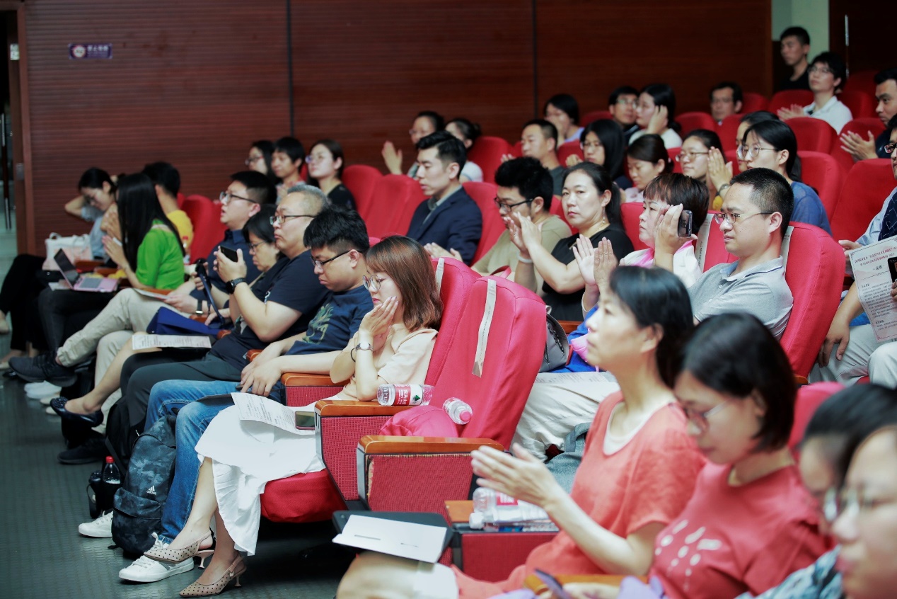 社会组织扶贫案例征集启动会在清华大学召开1.jpg
