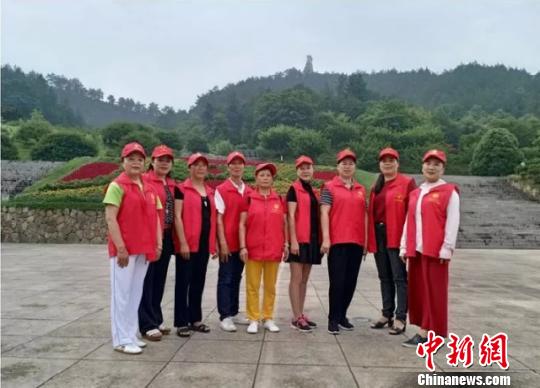 竹乡“蒲公英”播洒志愿种子13年：帮助别人，快乐自己2.jpg
