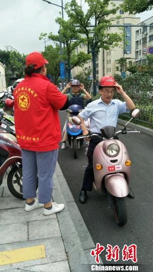 竹乡“蒲公英”播洒志愿种子13年：帮助别人，快乐自己1.jpg