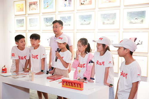 真爱梦想“去远方”公益研学旅行队伍参观嘉德艺术中心 体验“小小拍卖师”2.jpeg