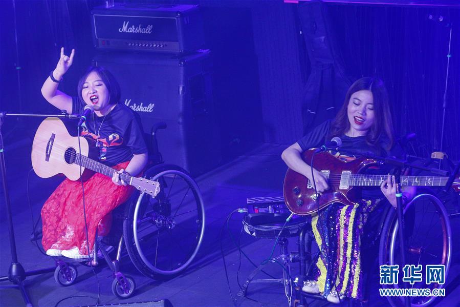 8772乐队北京唱响《从不罕见》.jpg