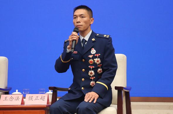 国新办举行应急管理系统先进典型代表与中外记者见面会5.jpg