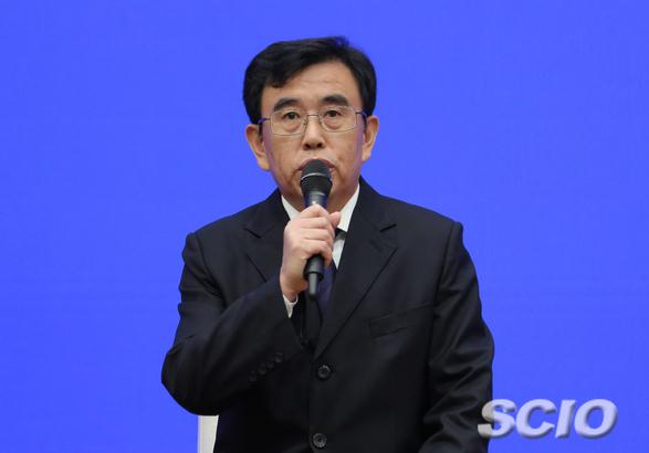 国新办举行应急管理系统先进典型代表与中外记者见面会2.jpg