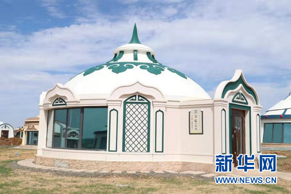 格根塔拉草原的旅游扶贫蒙古包.jpg