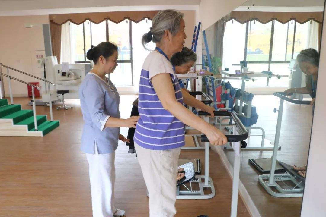 年底全面消除乡村医卫机构和人员空白点1.jpg