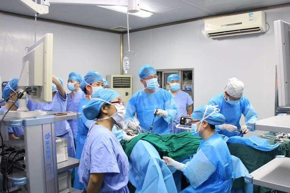 年底全面消除乡村医卫机构和人员空白点.jpg